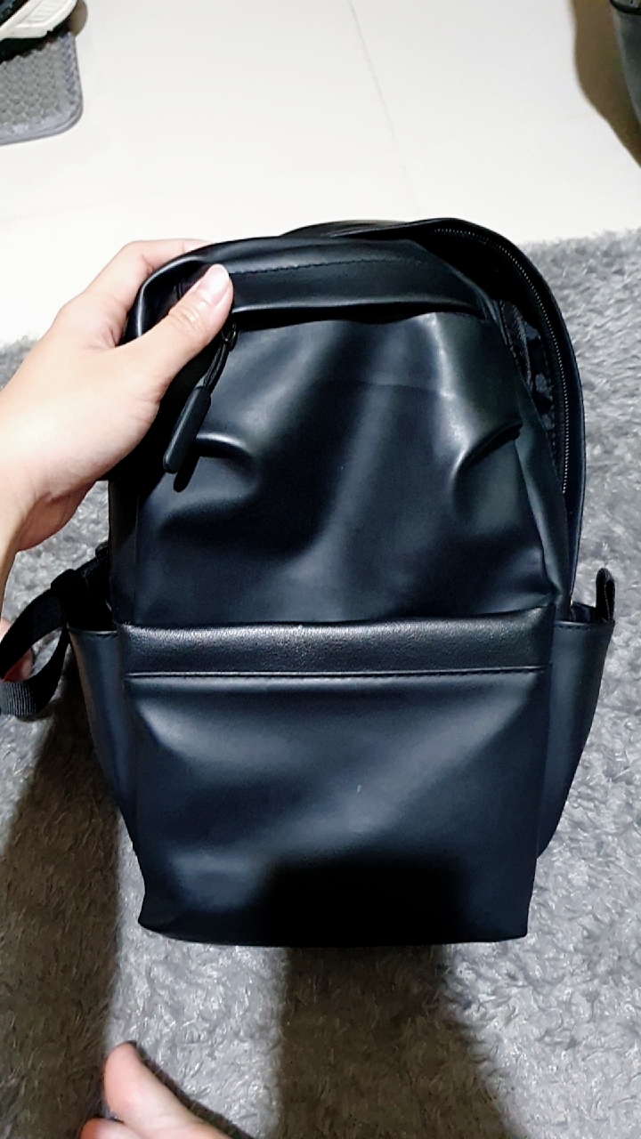 Foto ulasan pembeli m*****9, varian Hitam