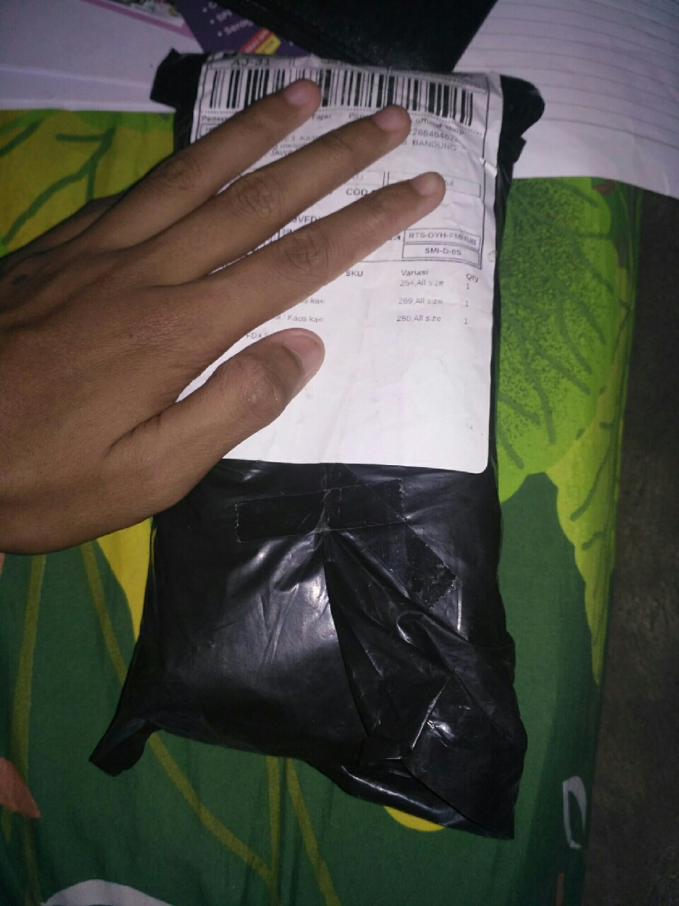 kaos kaki skate oldschool / Kaos kaki kekinian - Foto ulasan pembeli