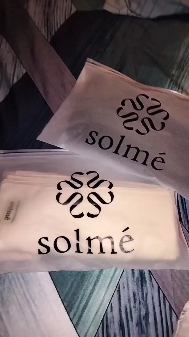 Foto ulasan Solmè Pashmina Ceruty Babydoll | Hijab Premium Lembut Jatuh Ringan & Elegan