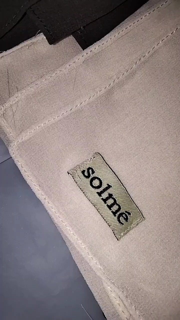 Foto ulasan Solmè Pashmina Ceruty Babydoll | Hijab Premium Lembut Jatuh Ringan & Elegan