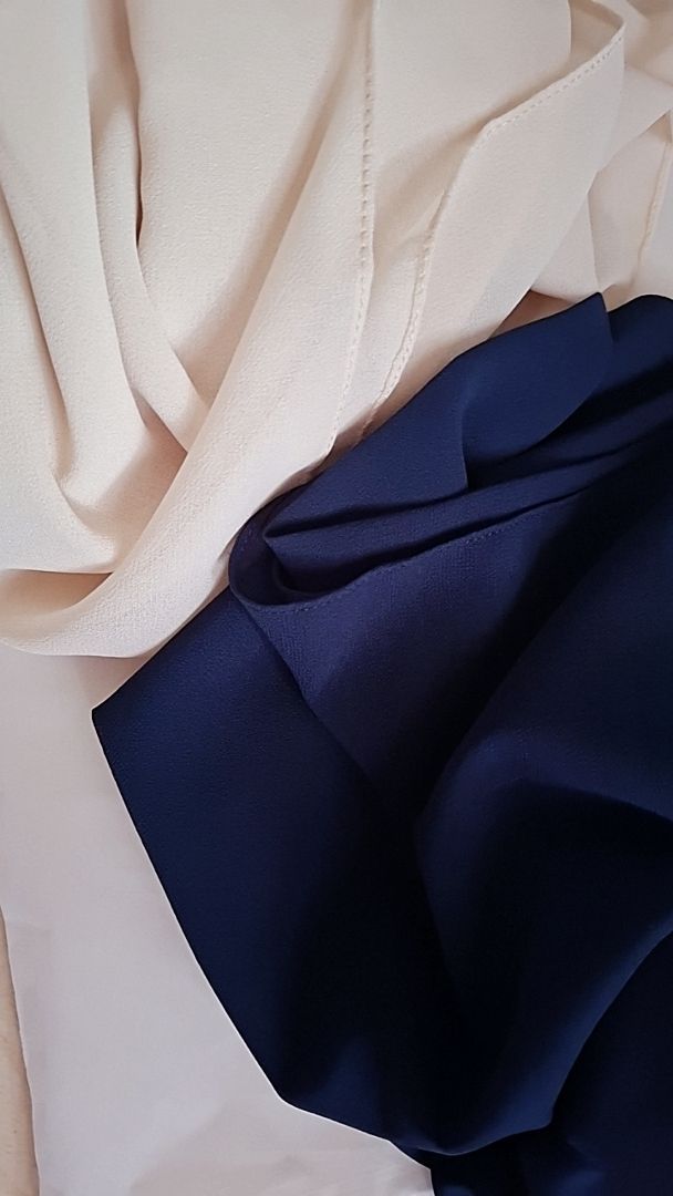 Foto ulasan Solmè Pashmina Ceruty Babydoll | Hijab Premium Lembut Jatuh Ringan & Elegan
