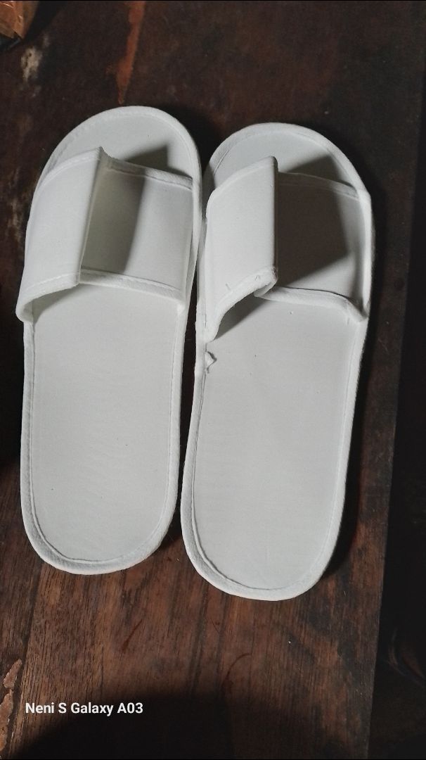 Sandal Hotel Putih 4mm Spond Nyaman All Size - foto 3 dari 10, nenisuhartini231
