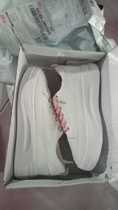Sepatu DNY Sneakers Wanita Sepatu Perempuan Running Shoes Casual Shoes Spatu Olahraga Import 0010 - foto 2 dari 10, adillasalsa123
