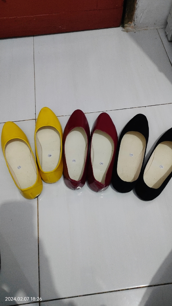 Foto ulasan pembeli mayang.purigroup, varian Hitam,39