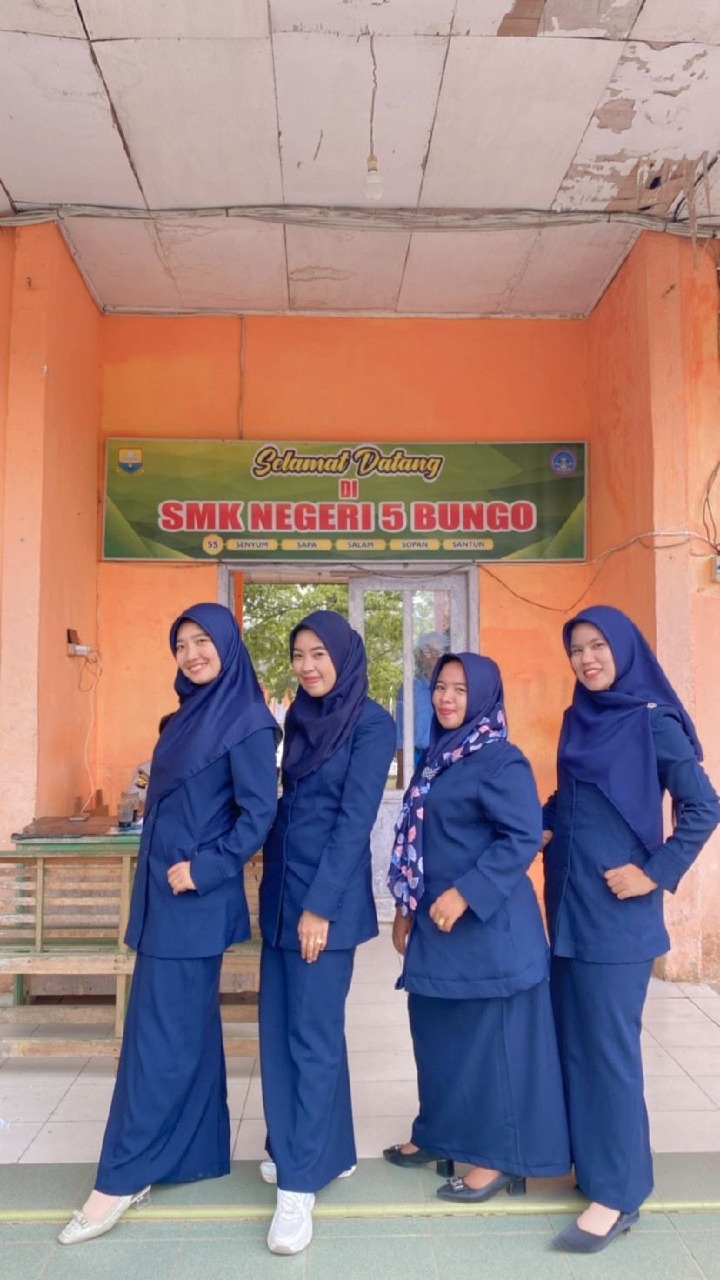 Seragam Guru Biru Dongker Stelan Rok/Celana Cerista Blazer - foto 7 dari 10, lilimarfita13