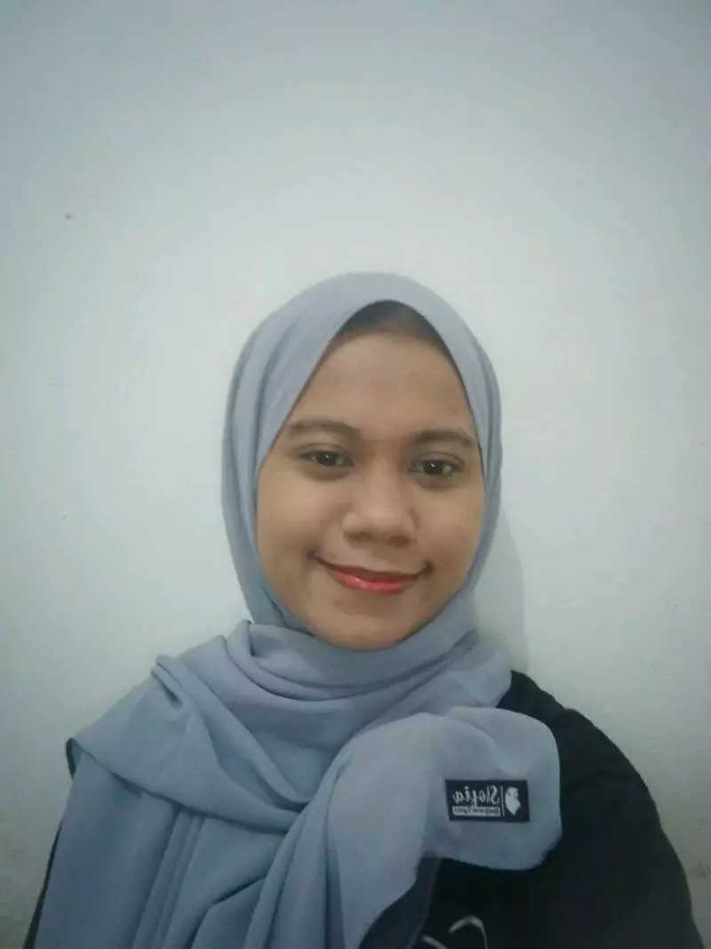 Foto ulasan Shofia Hijab Pashmina Ceruty Babydoll Lembut