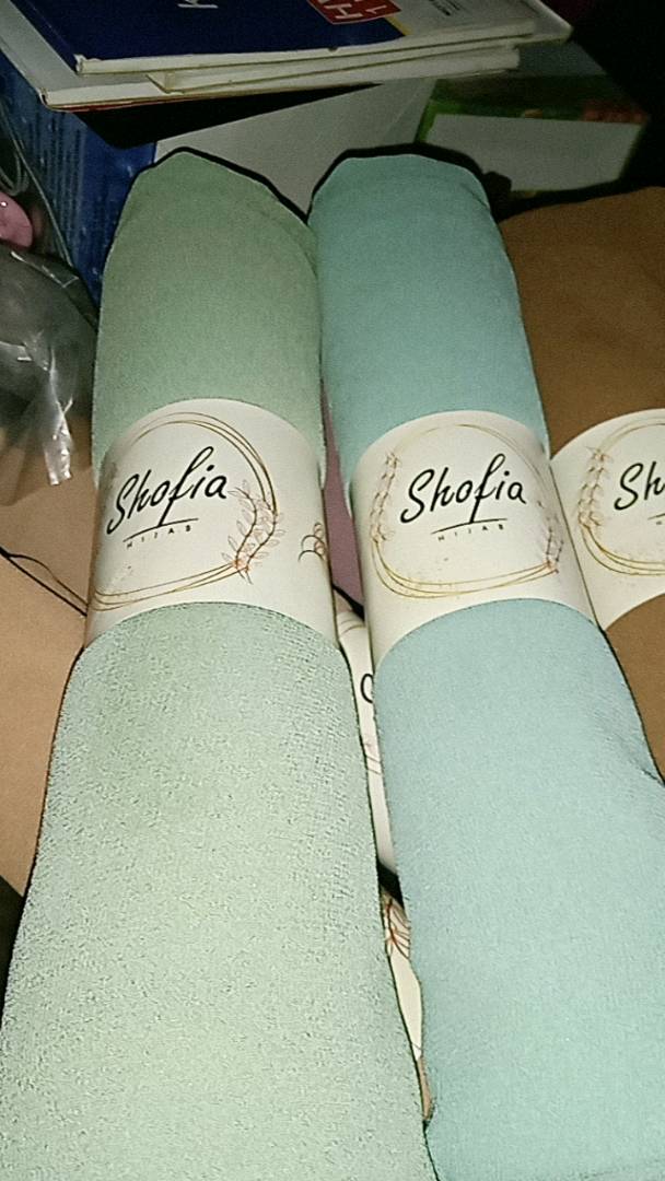 Foto ulasan Shofia Hijab Pashmina Ceruty Babydoll Lembut