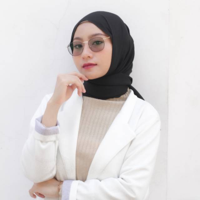 Foto ulasan Shofia Hijab Pashmina Ceruty Babydoll Lembut