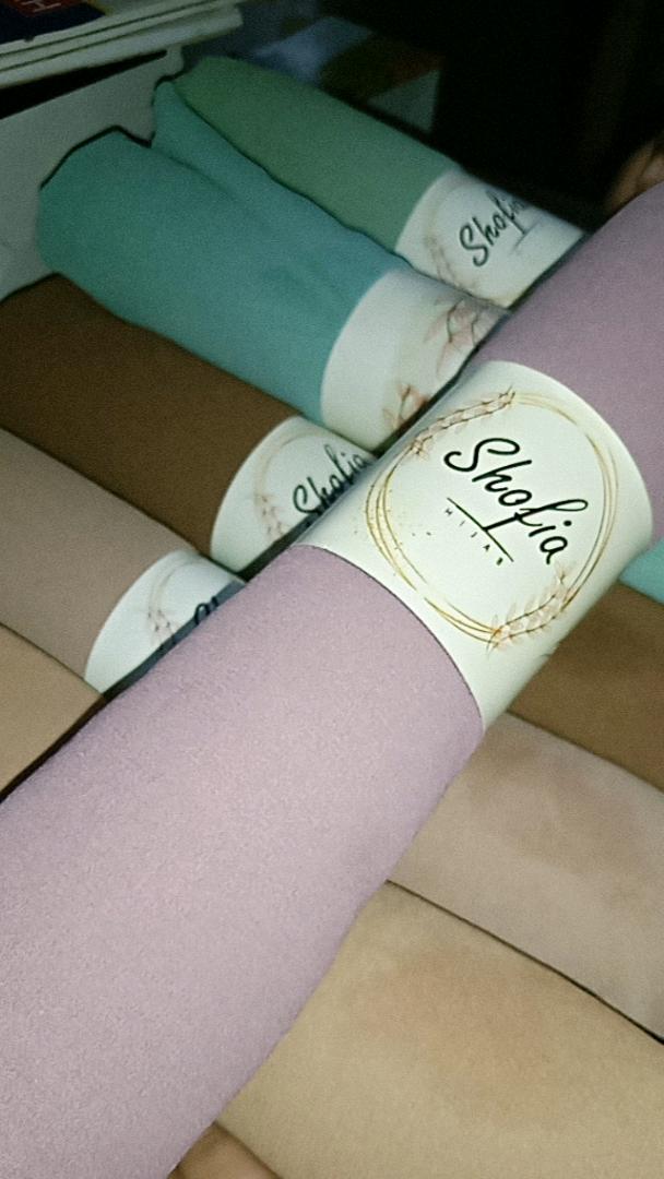 Foto ulasan Shofia Hijab Pashmina Ceruty Babydoll Lembut
