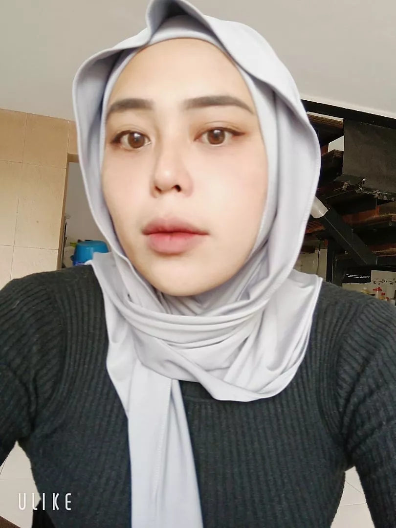 Foto ulasan Syamsiar Hijab - Jilbab Pashmina Instan Jersey Premium Inner Tutup Leher Wanita Kerudung Pasmina Panjang Nutup Leher Jilbab Jersey Langsung Pakai Praktis Lembut Nyaman Daily Kekinian