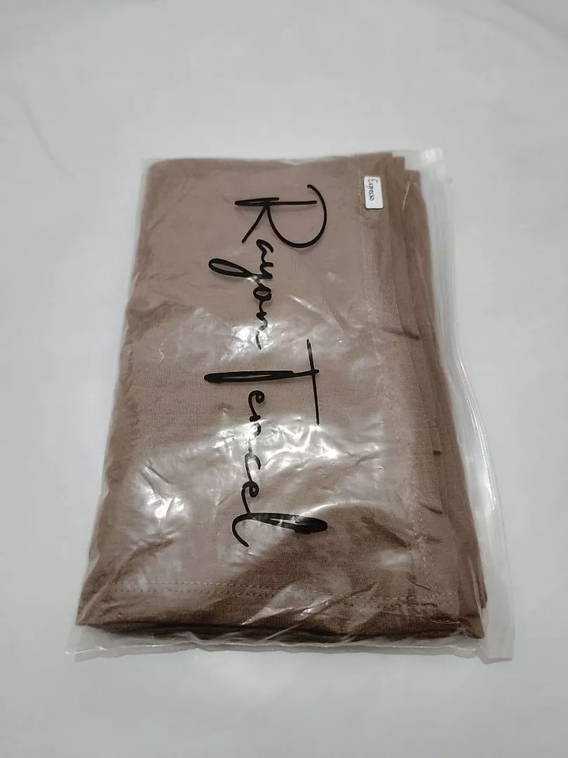 Foto ulasan Pashmina kaos RAYON TENCEL premium FREE POUCH