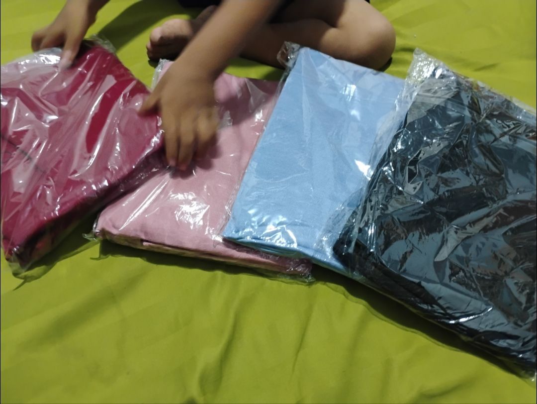 Foto ulasan pembeli riantisompa, varian Hitam, Pink Peach, Denim, ...