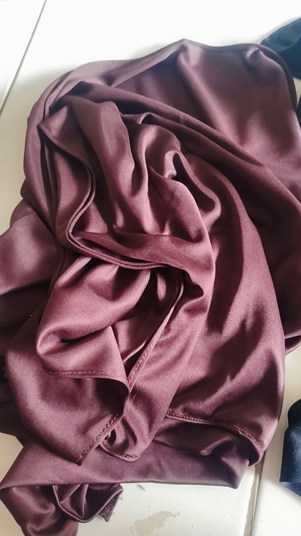 Pashmina Mleyot / Jilbab Pashmina Murah / Pasmina Tebal - foto 2 dari 10, 4yunz