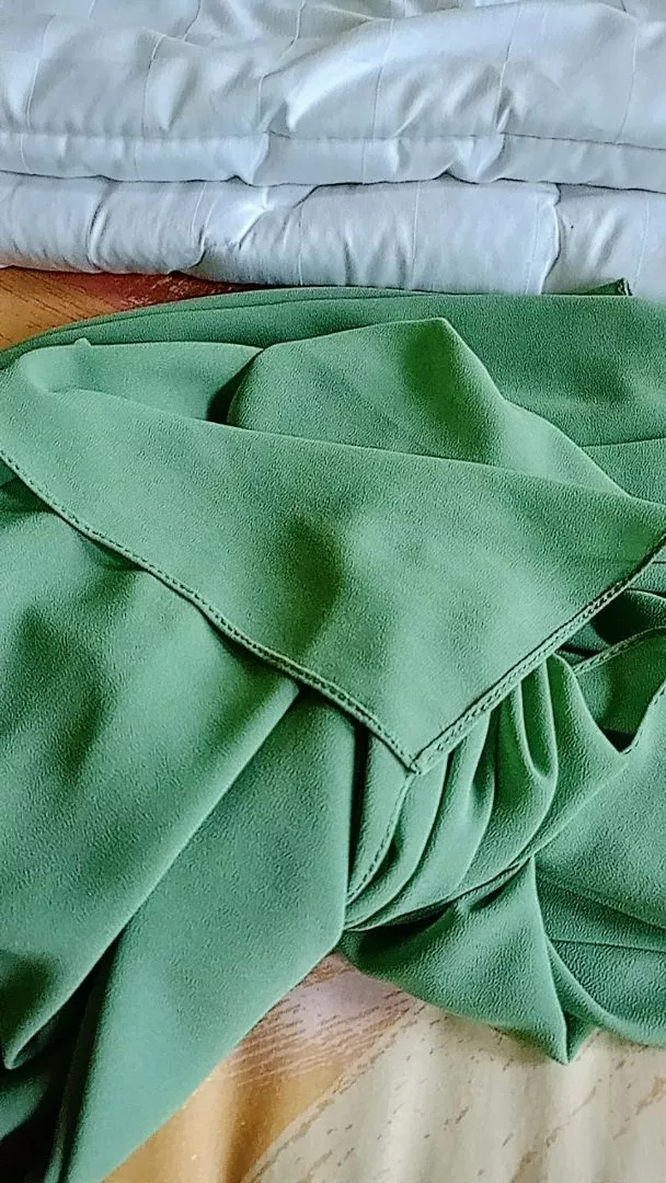 Foto ulasan Pashmina Syar'i Jumbo Ceruty Babydoll Premium
