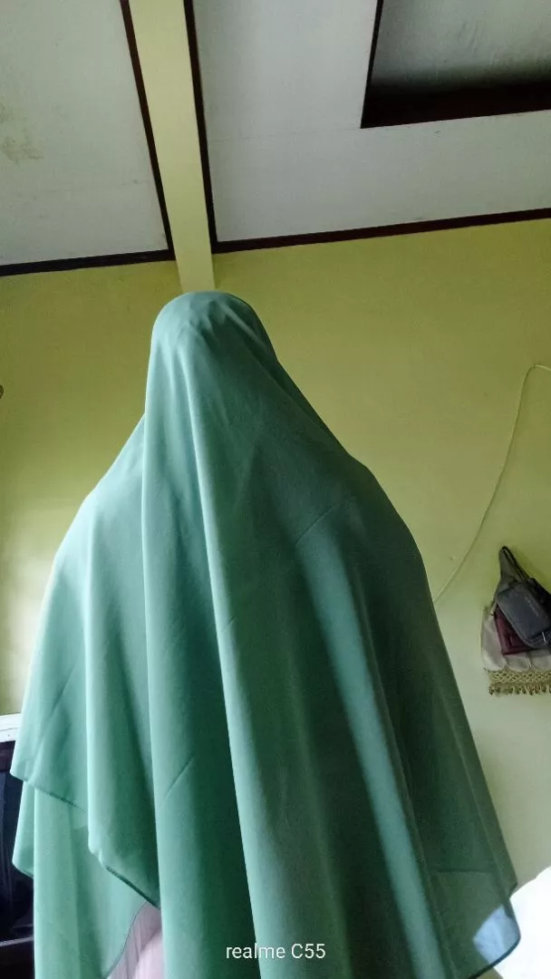 Foto ulasan Pashmina Syar'i Jumbo Ceruty Babydoll Premium