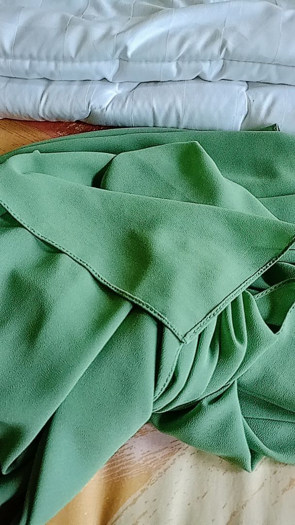 Foto ulasan Pashmina Syar'i Jumbo Ceruty Babydoll Premium