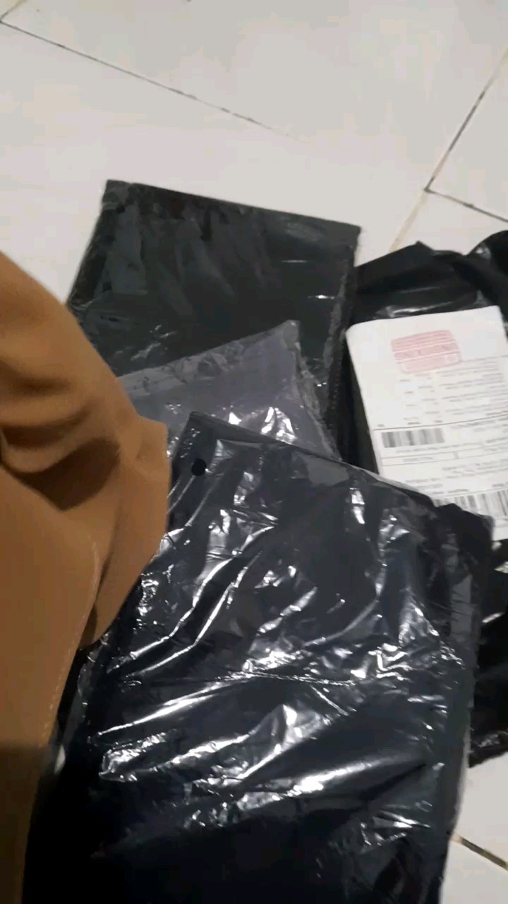 Foto ulasan Pashmina Syar'i Jumbo Ceruty Babydoll Premium