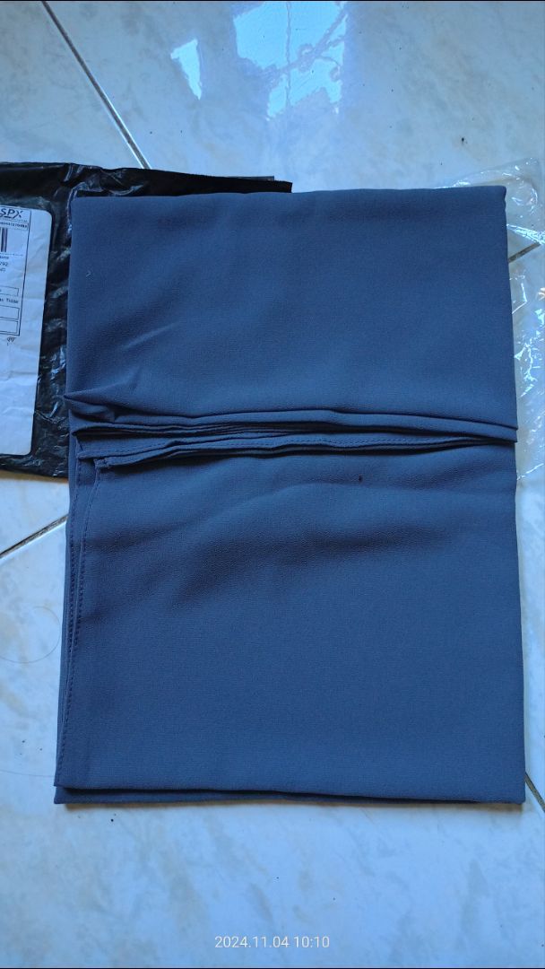 Foto ulasan Pashmina Syar'i Jumbo Ceruty Babydoll Premium