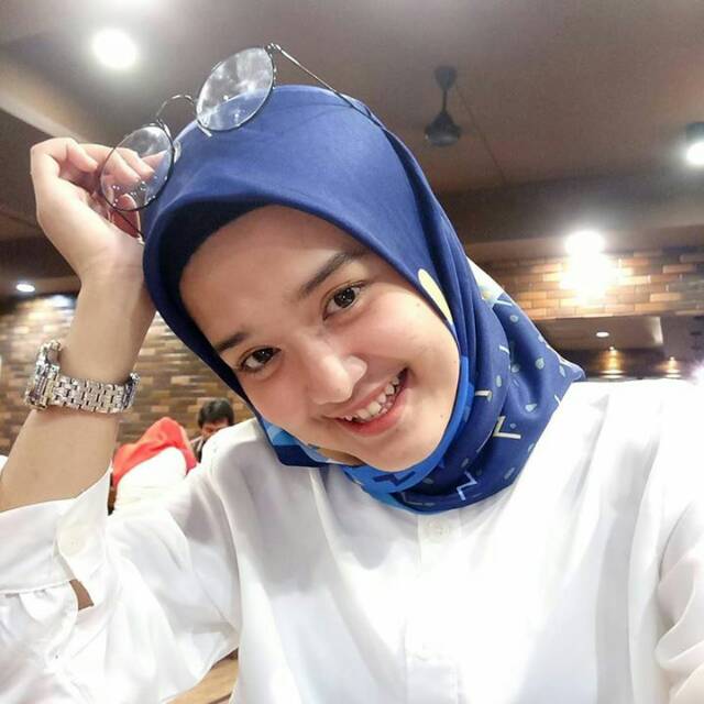 Foto ulasan Pashmina Syar'i Jumbo Ceruty Babydoll Premium