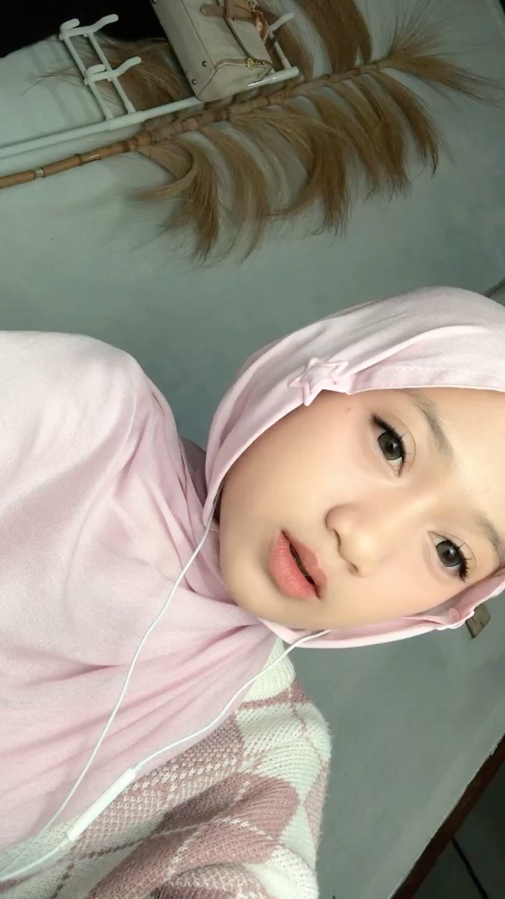 Foto ulasan Pashmina Viscose Modal Premium By Miftah Hijab