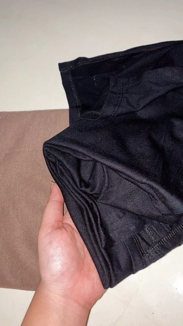 Foto ulasan Pasmina Kaos Rayon Super Premium (Free Pouch)