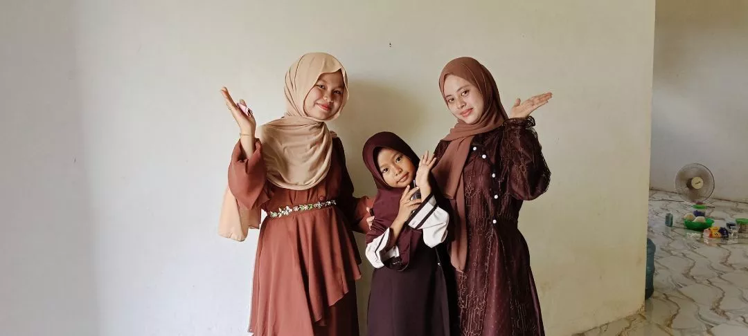 Foto ulasan Phasmina Kaos Rayon Premium//Phasmina Hijab Terbaru