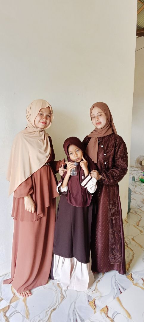 Foto ulasan Phasmina Kaos Rayon Premium//Phasmina Hijab Terbaru