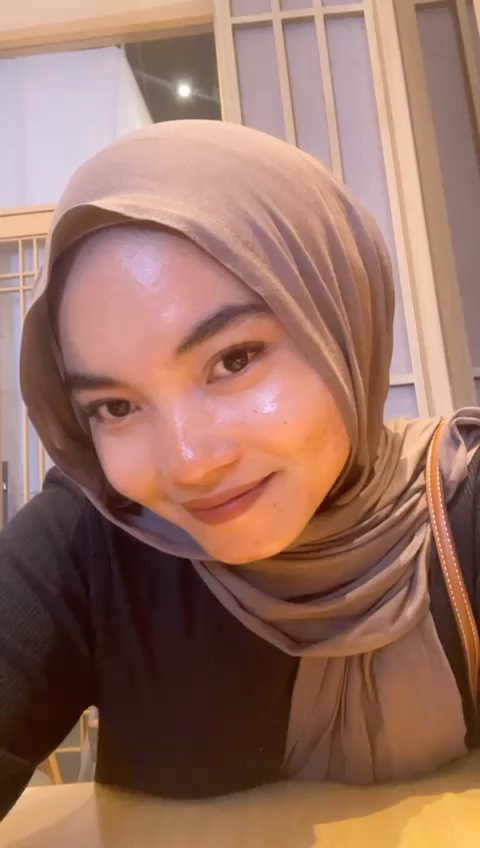 Foto ulasan Putrimaira - Viscose Bamboo Shawl (Pashmina Modal Double Stitch)