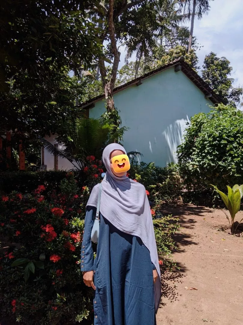Foto ulasan Qaraa Wear Pashmina Viscose Bamboo Premium Lembut Mewah Terlaris