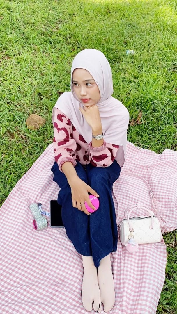 Foto ulasan RESYAH HIJAB~ Shawl Hijab Pashmina Viscose Bamboo Premium Eksklusif Lembut