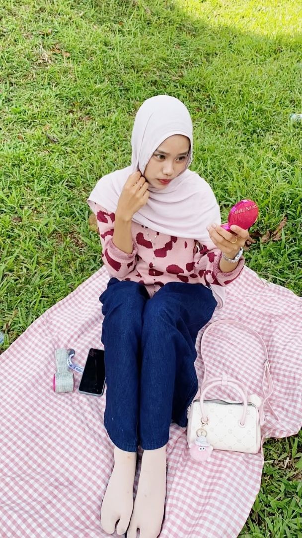 Foto ulasan RESYAH HIJAB~ Shawl Hijab Pashmina Viscose Bamboo Premium Eksklusif Lembut