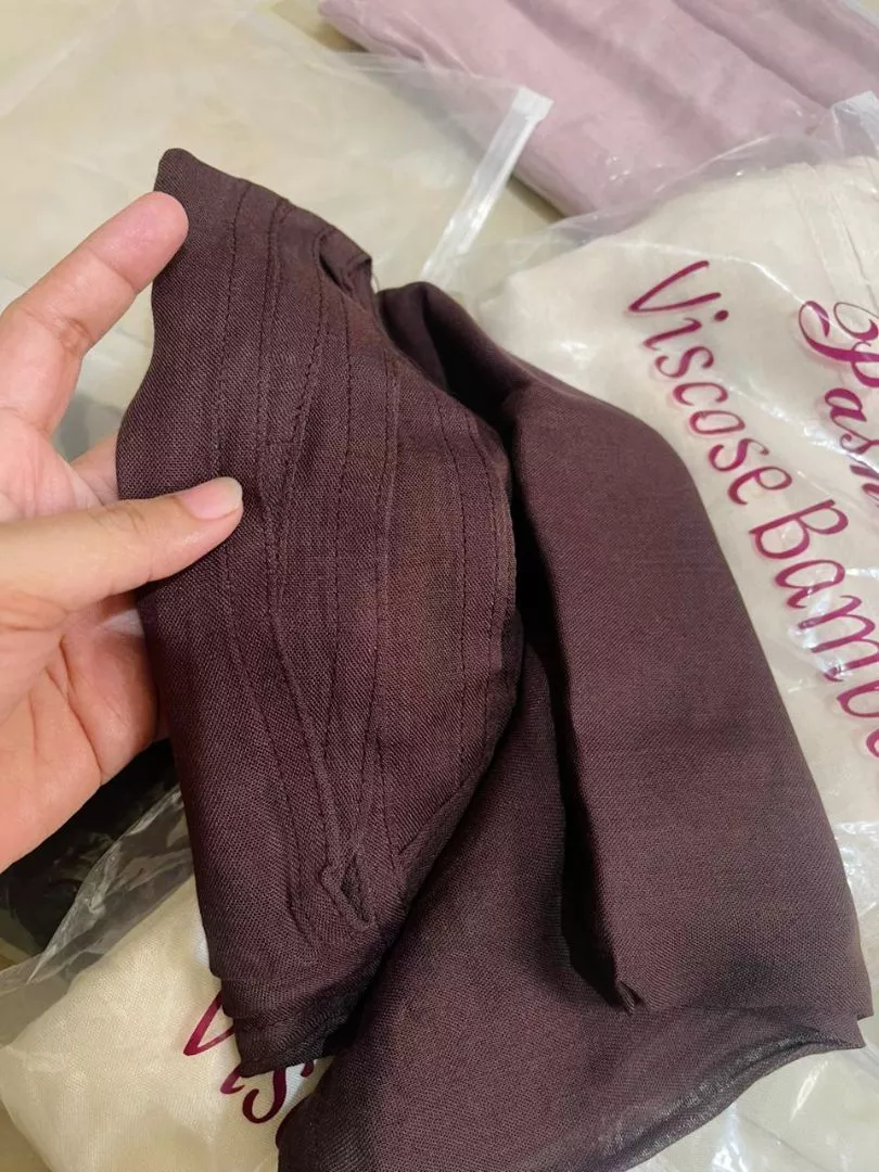 Foto ulasan RESYAH HIJAB~ Shawl Hijab Pashmina Viscose Bamboo Premium Eksklusif Lembut