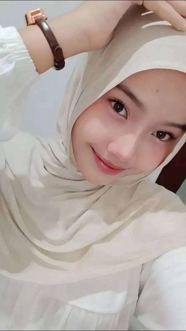 Foto ulasan RESYAH HIJAB~ Shawl Hijab Pashmina Viscose Bamboo Premium Eksklusif Lembut