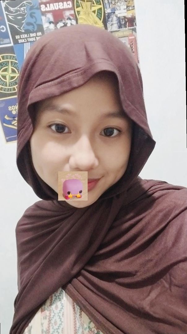Foto ulasan Resyahijab Pashmina Tencel Premium Free Pouch