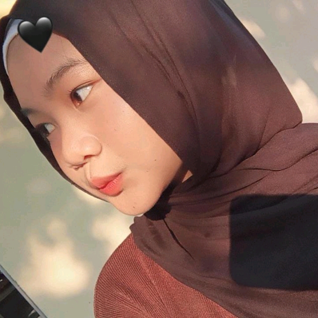 Foto ulasan RhenoHijab Pashmina Viscose Bamboo Premium | Hijab Kekinian Adem Lembut Nyaman