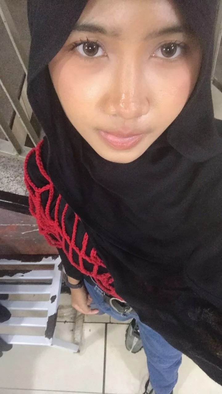 Foto ulasan RhenoHijab Pashmina Viscose Bamboo Premium | Hijab Kekinian Adem Lembut Nyaman