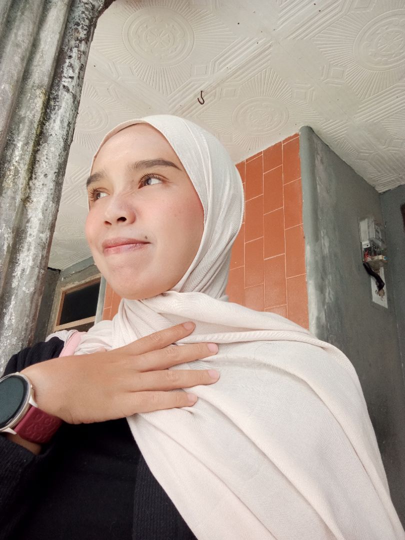 Foto ulasan RhenoHijab Pashmina Viscose Bamboo Premium | Hijab Kekinian Adem Lembut Nyaman