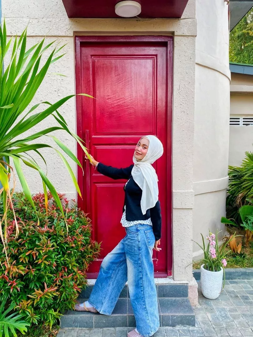 Foto ulasan RhenoHijab Pashmina Viscose Bamboo Premium | Hijab Kekinian Adem Lembut Nyaman