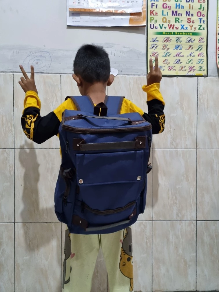 Foto ulasan pembeli roswulanros, varian Navy