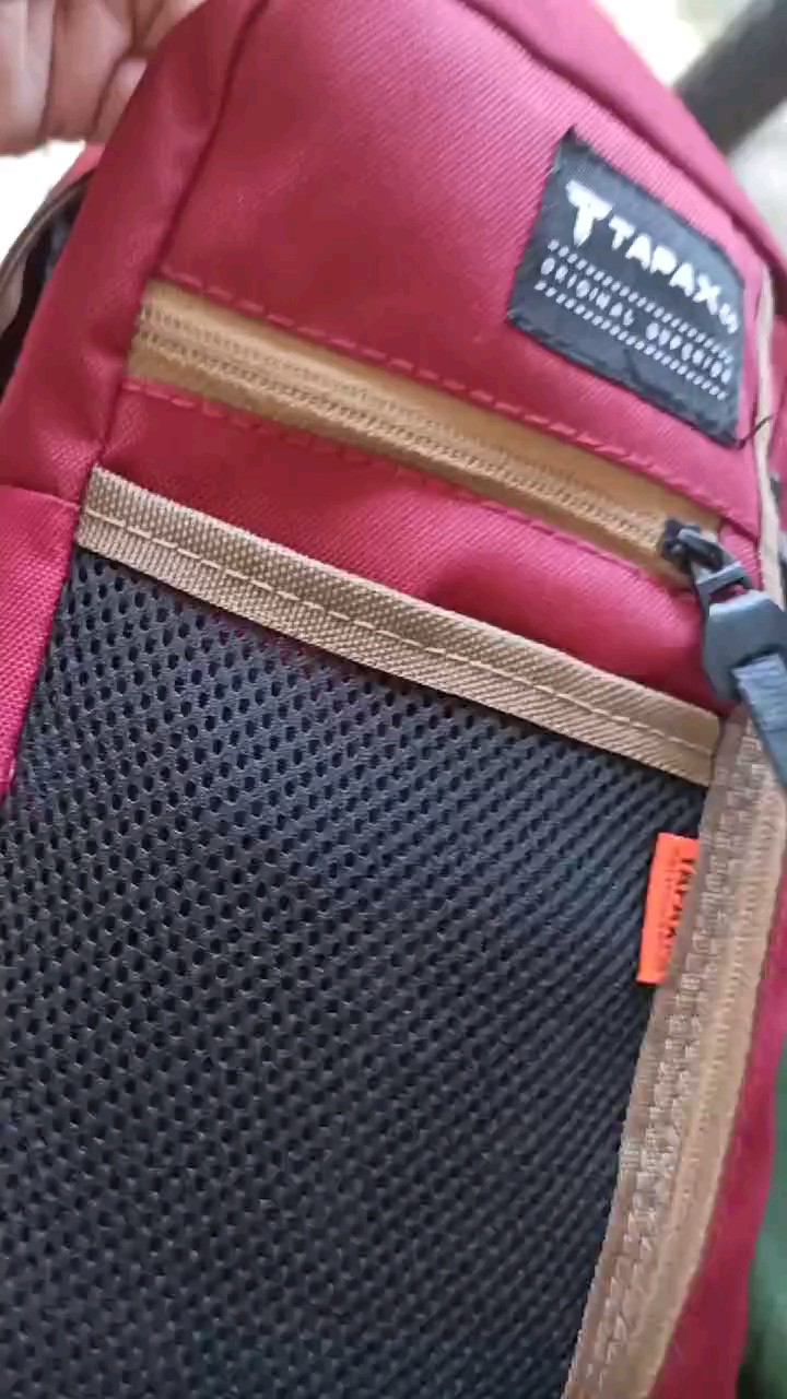 Foto ulasan pembeli eu28kr, varian Maroon 2