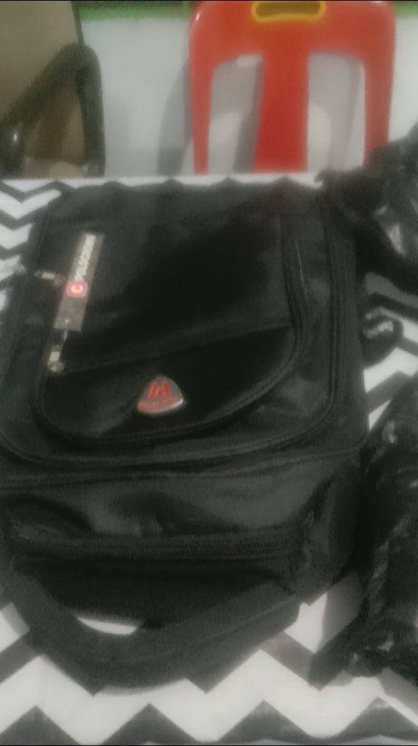 Foto ulasan pembeli m.juned_21, varian 1803 HITAM