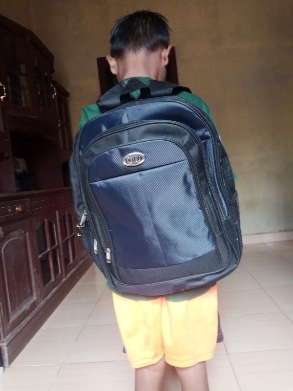 Foto ulasan pembeli e*****t, varian Navy