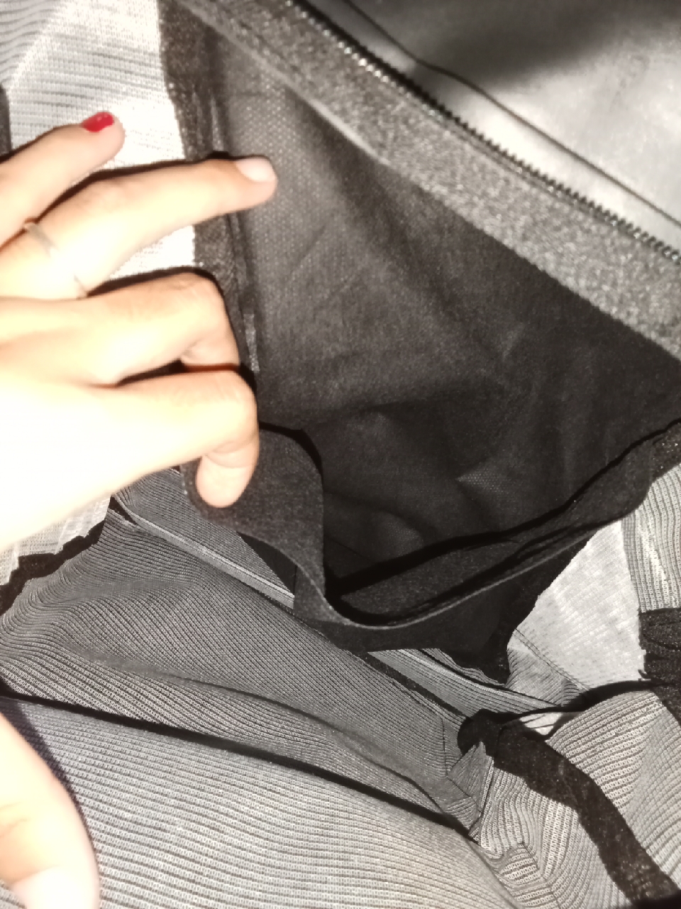 Foto ulasan pembeli l*****z, varian Hitam