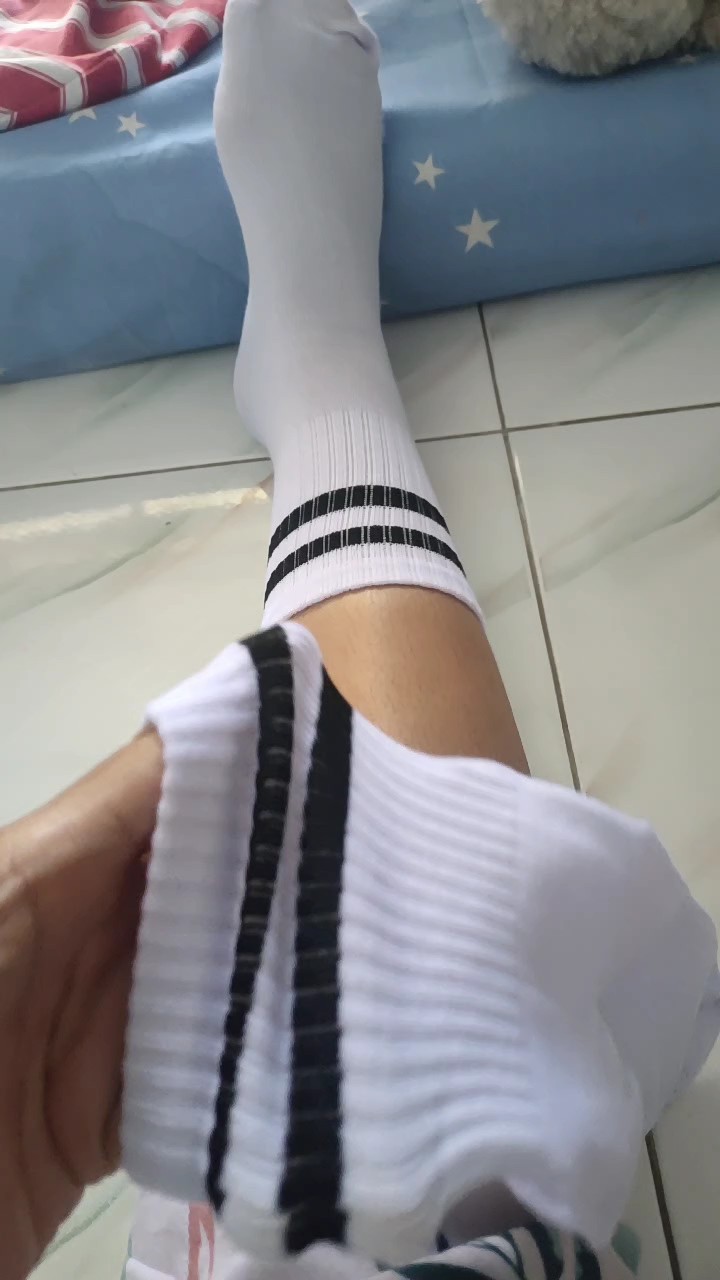 Foto ulasan pembeli wilda_nuritar, varian 2Stripe - Pth / Htm,Pendek