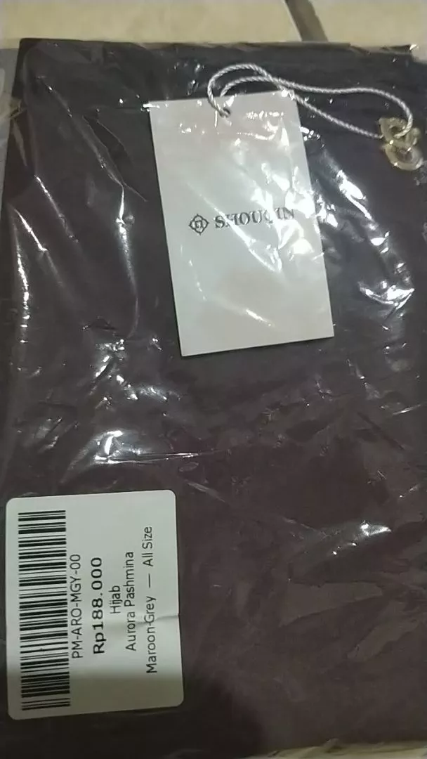 Foto ulasan Timcraft Pashmina Ceruty Baby Doll Gradasi Ombre Two Tone