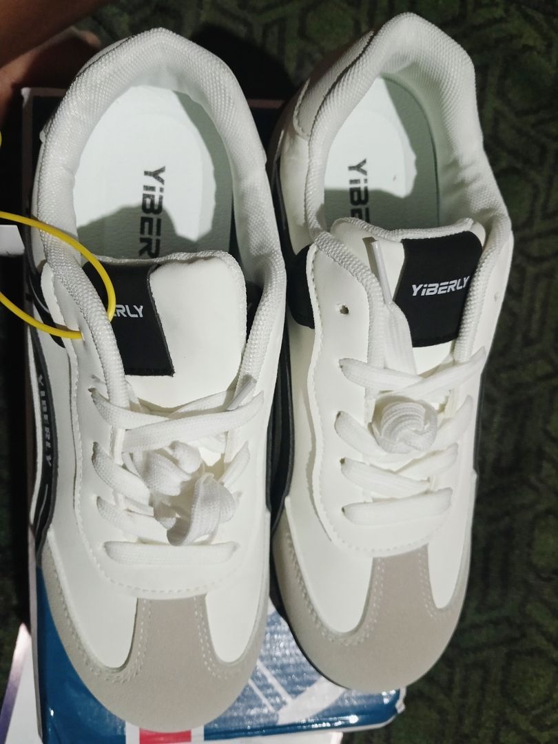 YIBERLY BERLY-V2A05 SEPATU UNISEX MODEL TERBARU CASUAL INSPIRED MINIMALIST SNEAKERS - foto 8 dari 10