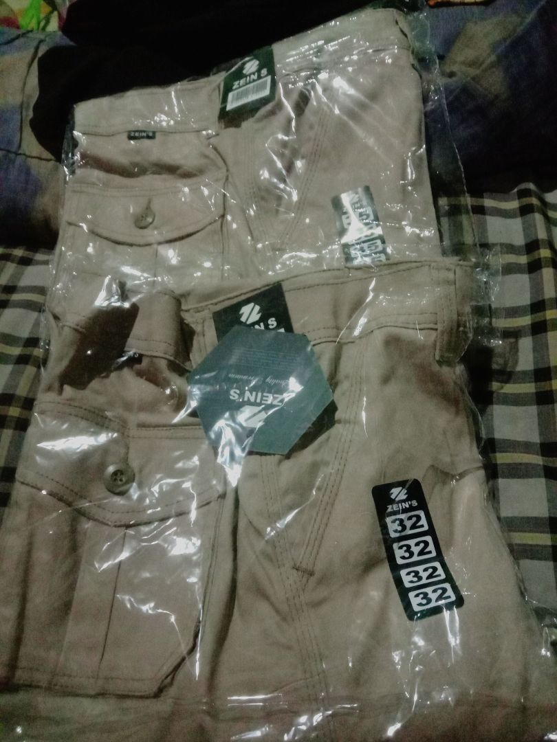 Foto ulasan pembeli n*****7, varian CREAM KHAKI,35, CREAM KHAKI,32