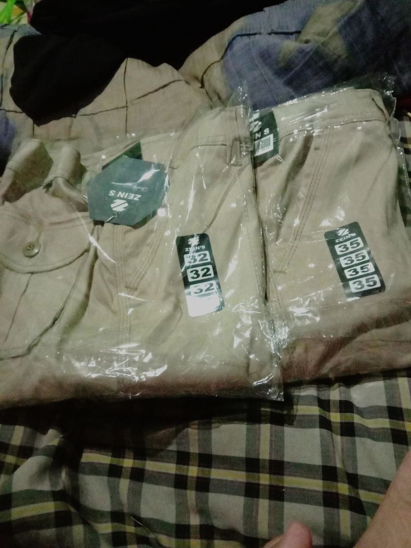 Foto ulasan pembeli n*****7, varian CREAM KHAKI,35, CREAM KHAKI,32