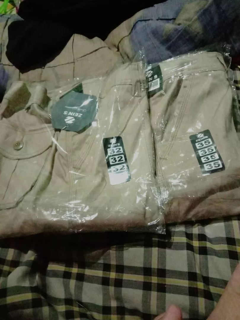 Foto ulasan pembeli n*****7, varian CREAM KHAKI,35, CREAM KHAKI,32