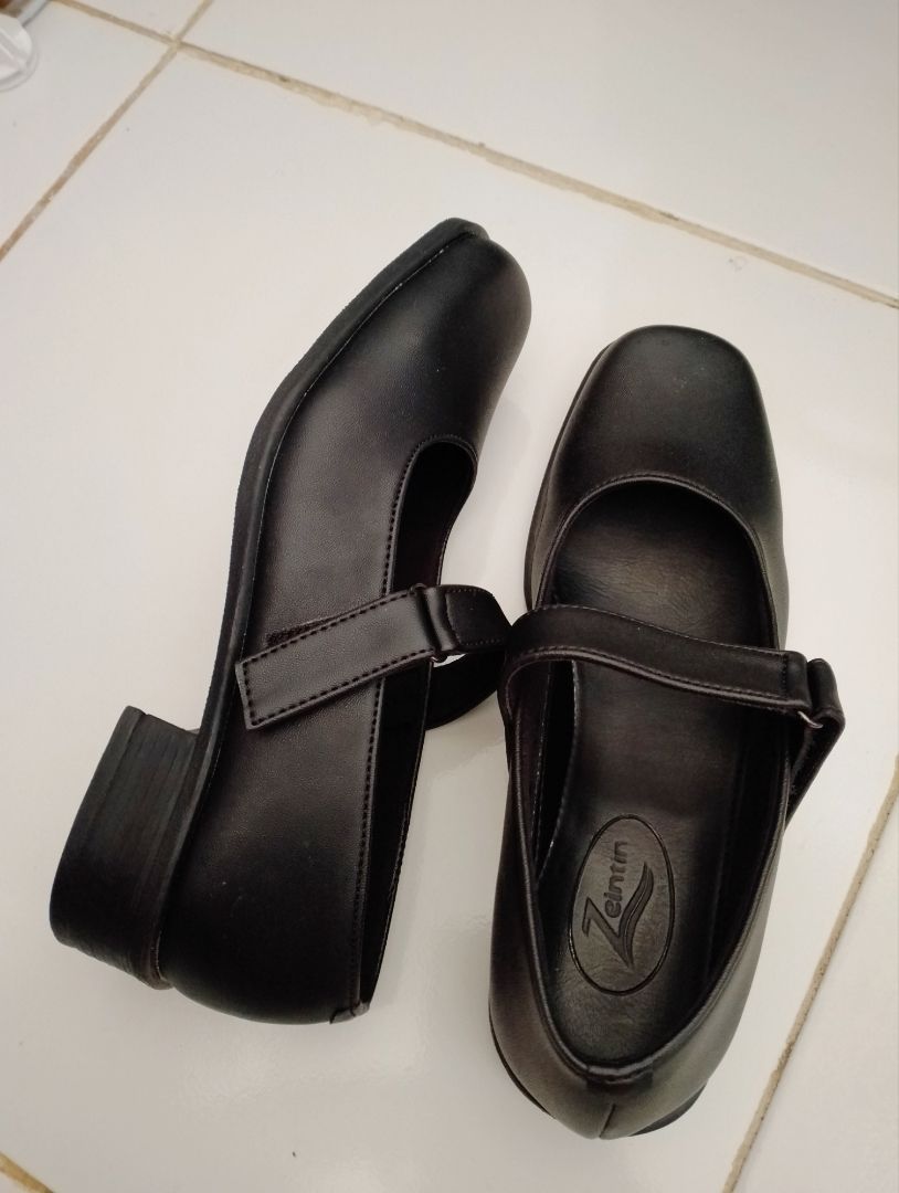 Foto ulasan Zeintin - Sepatu Pantofel Wanita Kasual Formal Sepatu Kerja Paskibra Wanita ZO